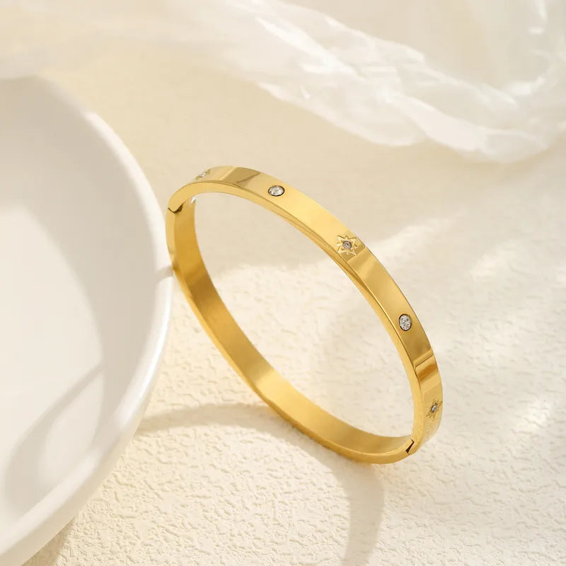 Casual Cat Buckle Quartz Women’s Watch