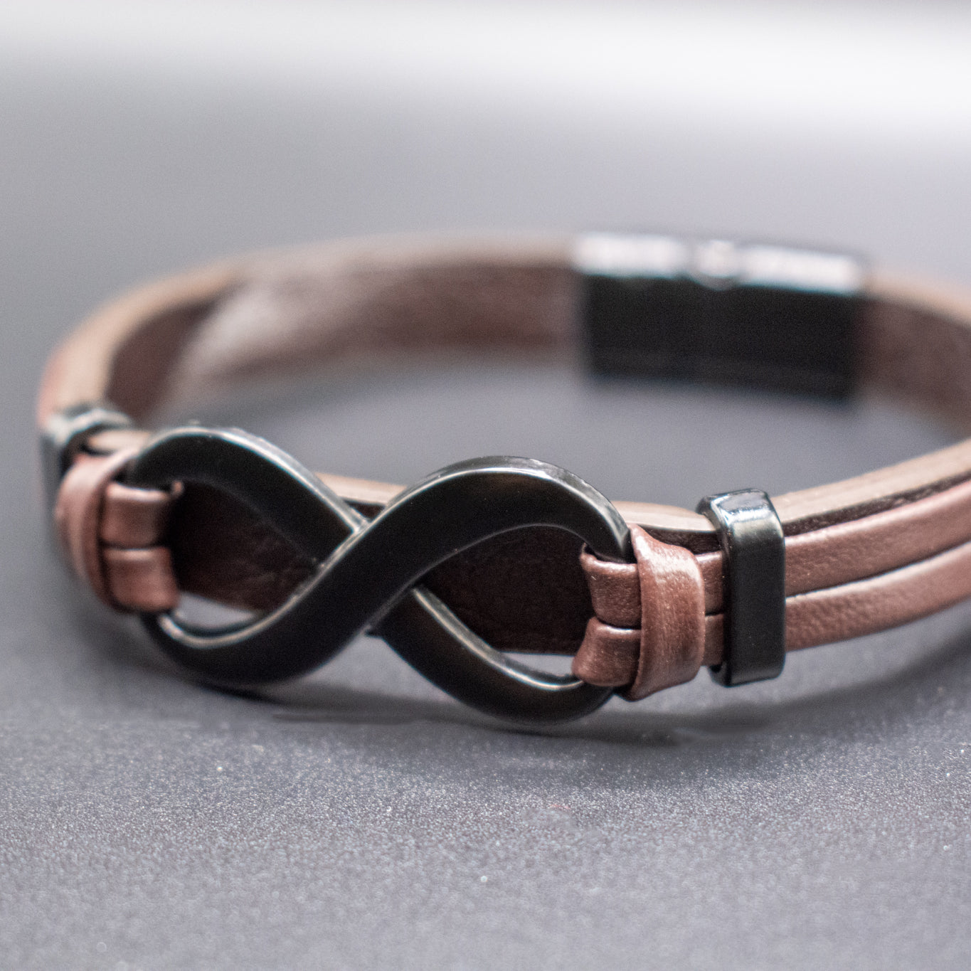 Genuine Leather Men Infinity Bracelet – Magnetic Buckle Woven Bracelet