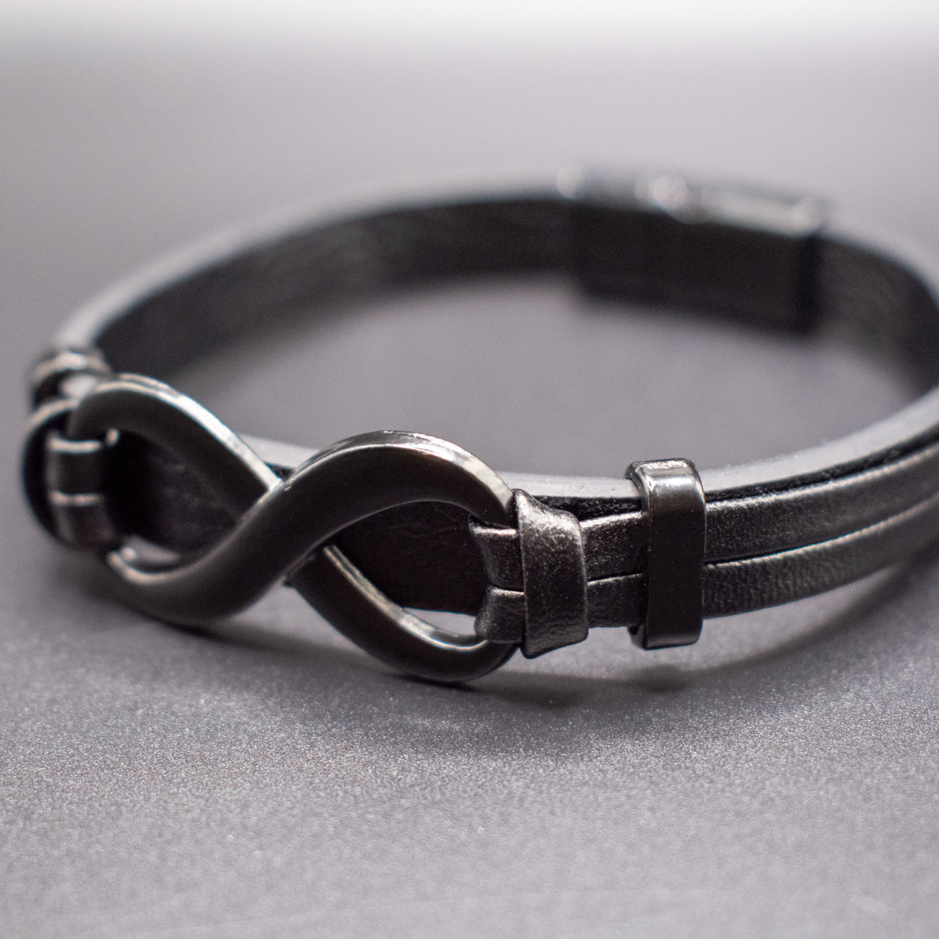 Genuine Leather Men Infinity Bracelet – Magnetic Buckle Woven Bracelet