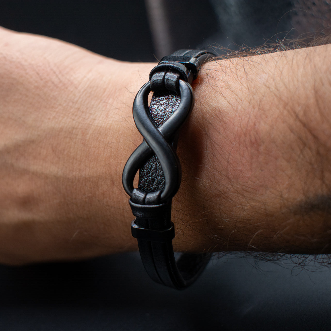 Genuine Leather Men Infinity Bracelet – Magnetic Buckle Woven Bracelet