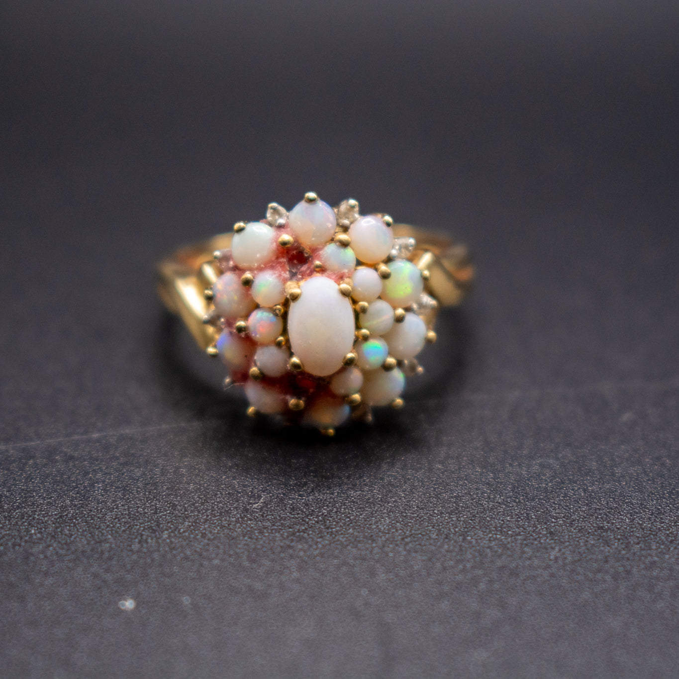 9ct Gold Opal Cluster Ring – Vintage Style Size M (2.7g)