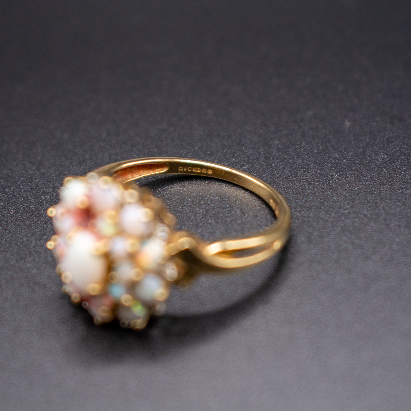 9ct Gold Opal Cluster Ring – Vintage Style Size M (2.7g)