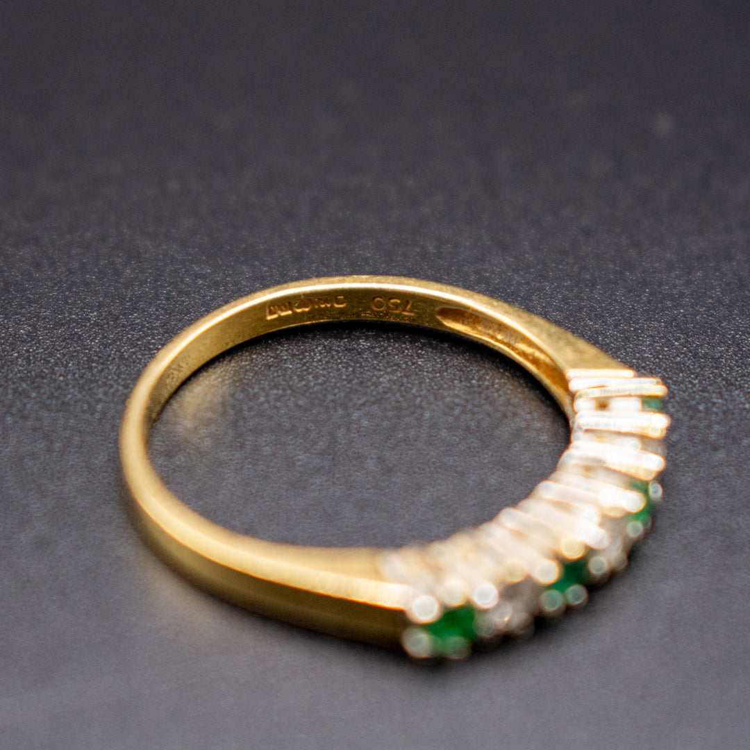 18ct Emerald and Diamond Ring – 0.20 Carat Gold Band Size P