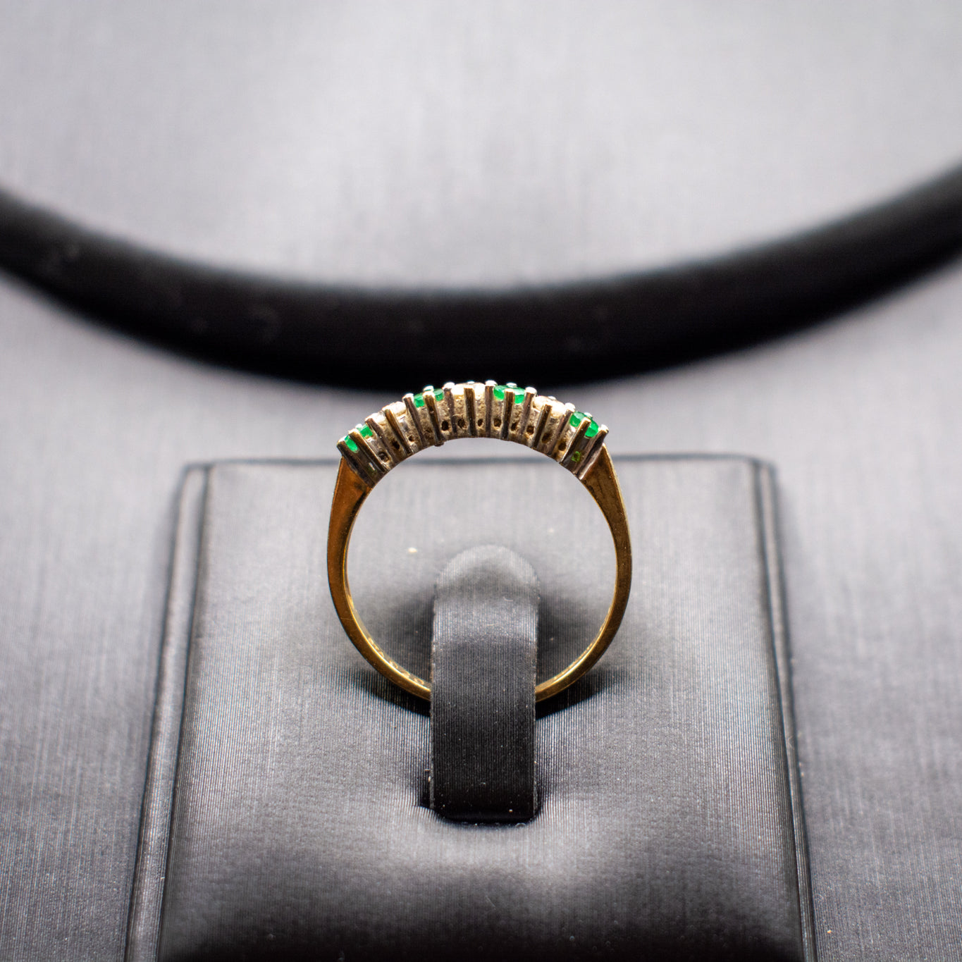 18ct Emerald and Diamond Ring – 0.20 Carat Gold Band Size P