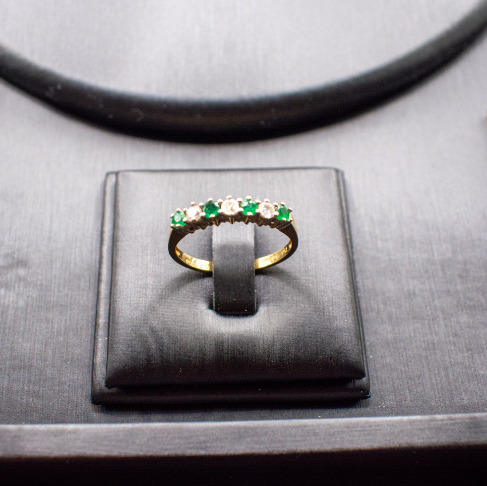 18ct Emerald and Diamond Ring – 0.20 Carat Gold Band Size P