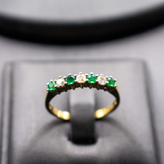 18ct Emerald and Diamond Ring – 0.20 Carat Gold Band Size P